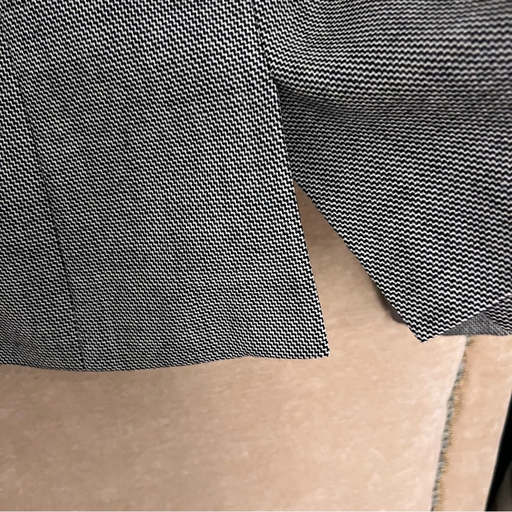 OSCAR DE LA RENTA Vintage Wool Blazer with Leather Elbow Patches - Picture 12 of 16